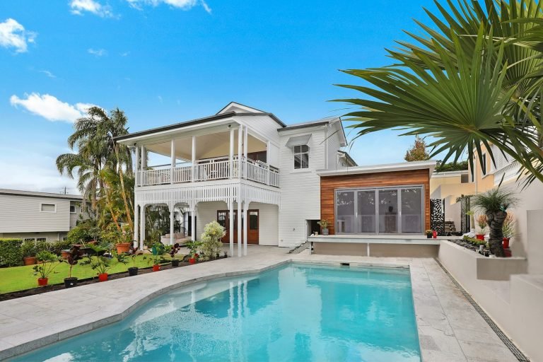 Garden and pool area